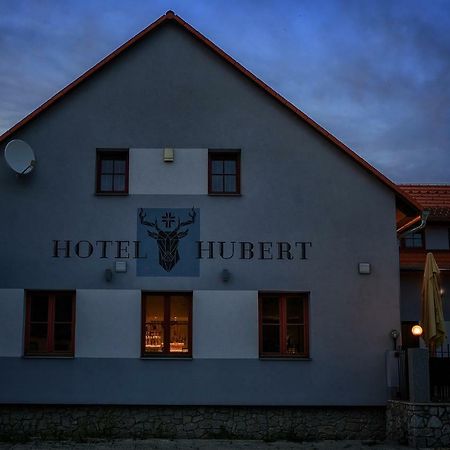 Hotel Hubert 슬라보니스 외부 사진